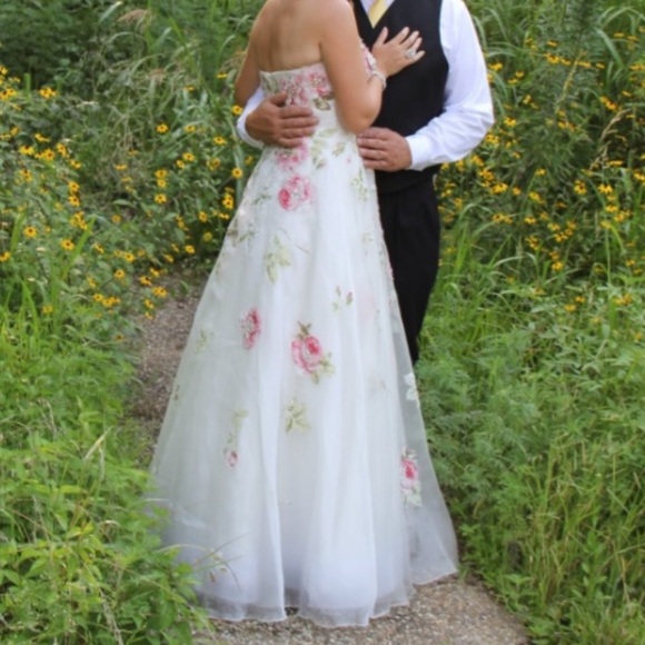 Jovani size 6 floral white dress - Picture 4 of 8